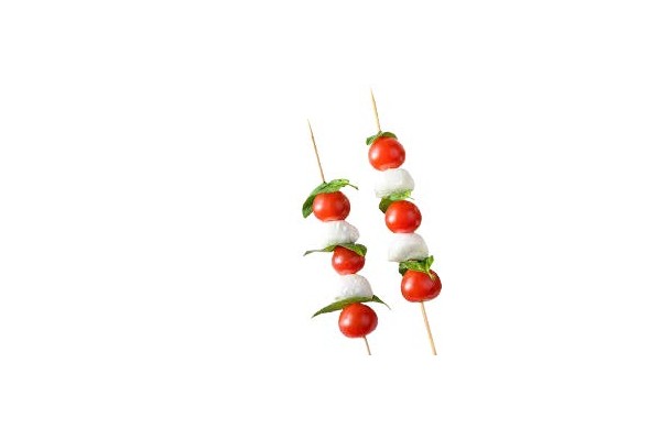 BROCHETAS DE CHERRY Y MOZZARELLA