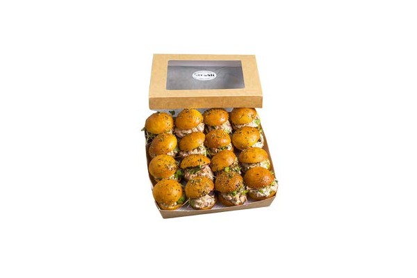 MINI FOCACCIA CON JAMÓN SERRANO Y QUESO CAMEMBERT